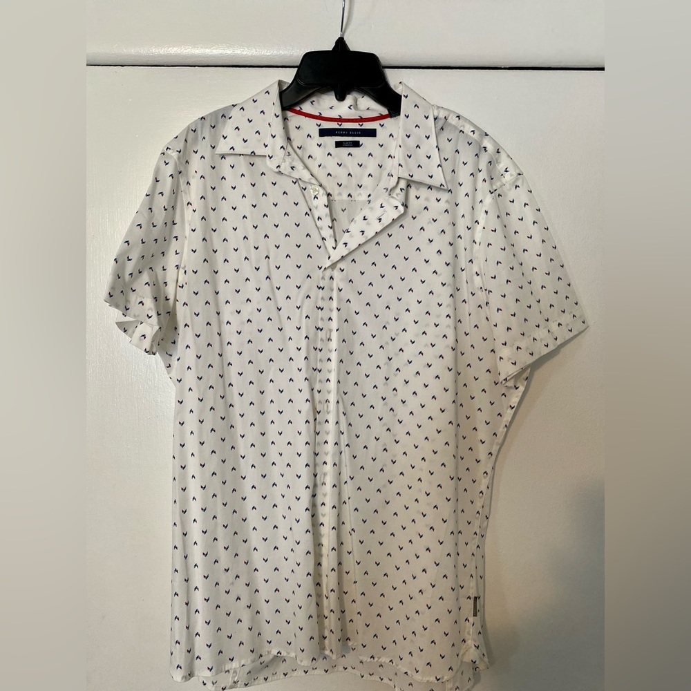 This is a men’s Perry Ellis slim fit stretch summer short sleeve shirt, size L.